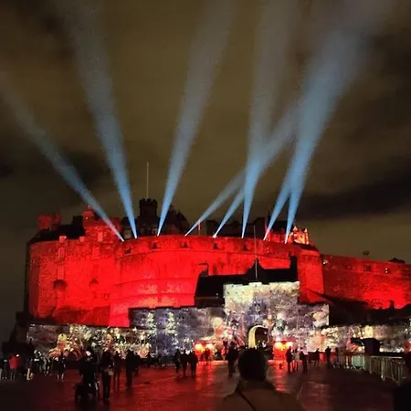 Royal Mile Apt, Just 1 Min From Edinburgh Castle! Extérieur photo