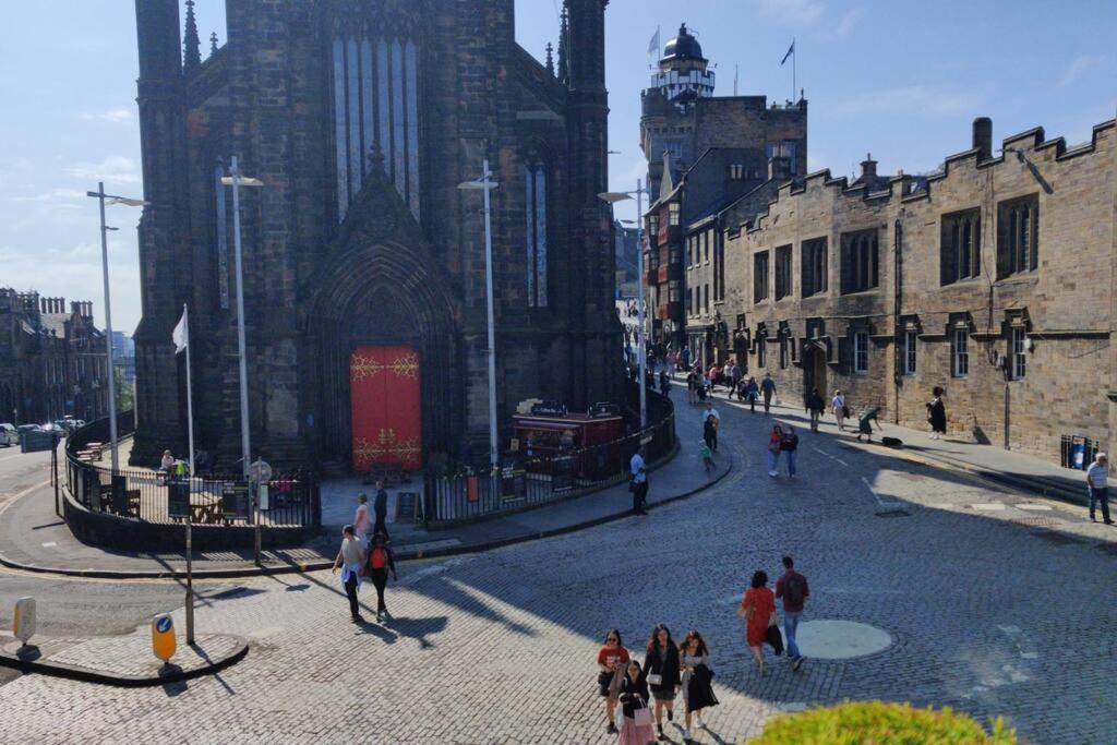 Royal Mile Apt, Just 1 Min From Castle! Edimburgo